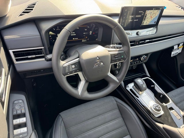 2026 Mitsubishi Outlander Base