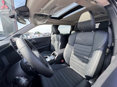 2026 Mitsubishi Outlander Base