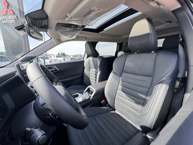 2026 Mitsubishi Outlander Base