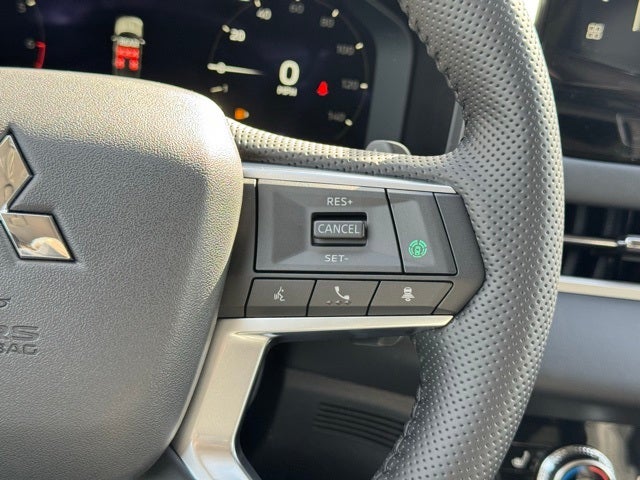 2026 Mitsubishi Outlander Base