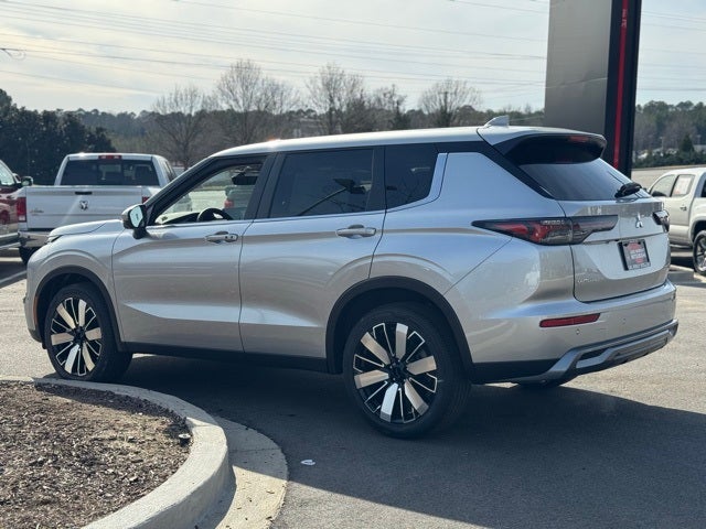 2026 Mitsubishi Outlander Base