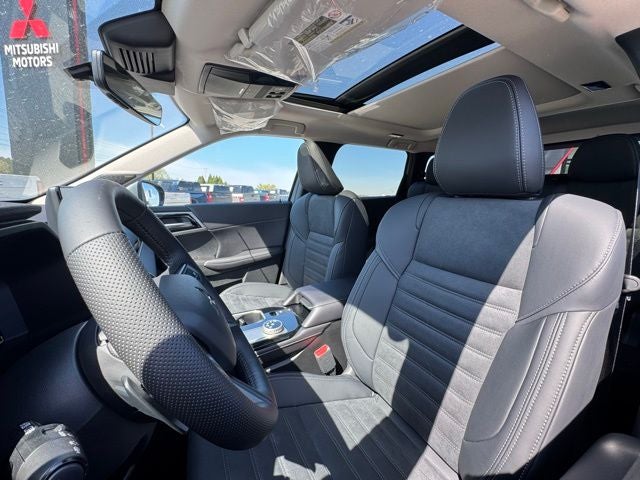 2026 Mitsubishi Outlander Base