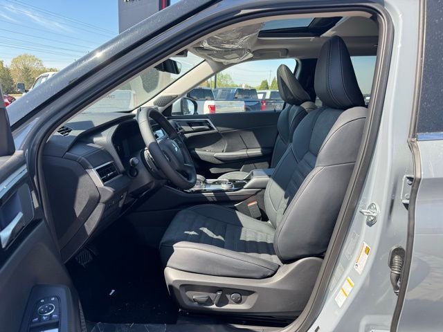 2026 Mitsubishi Outlander Base