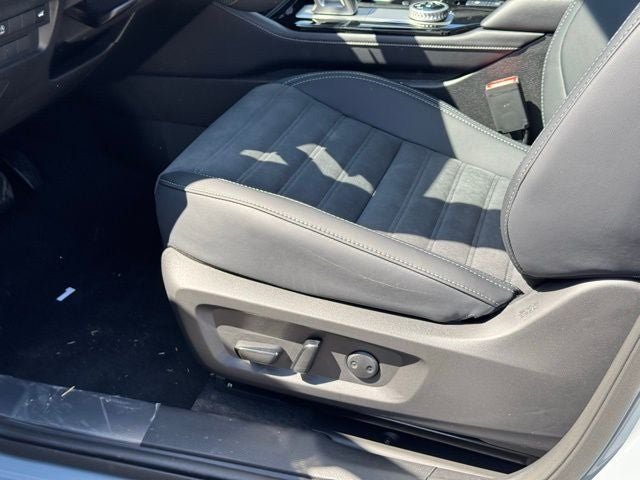 2026 Mitsubishi Outlander Base