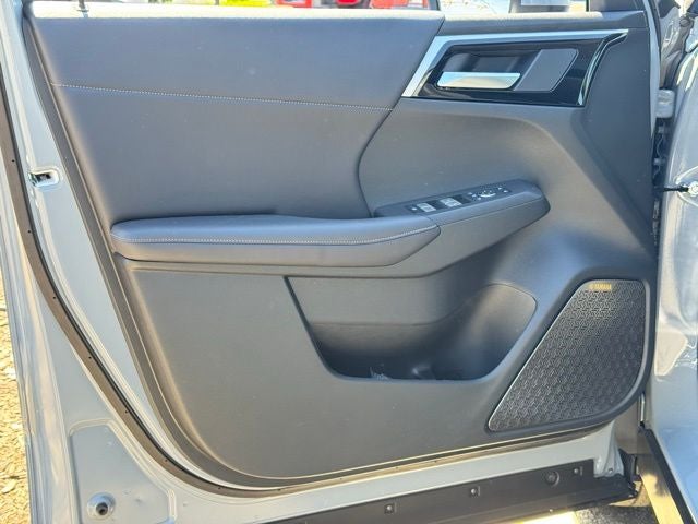 2026 Mitsubishi Outlander Base