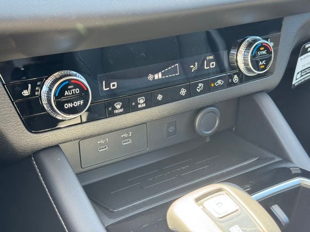 2026 Mitsubishi Outlander Base