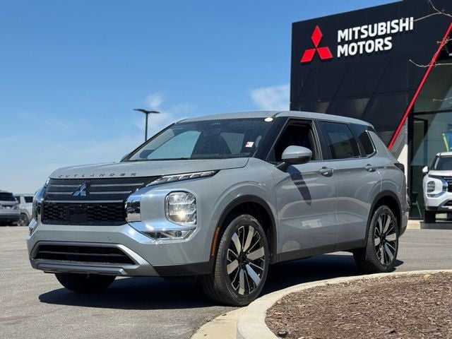 2026 Mitsubishi Outlander Base