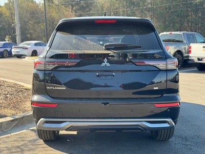2026 Mitsubishi Outlander Base