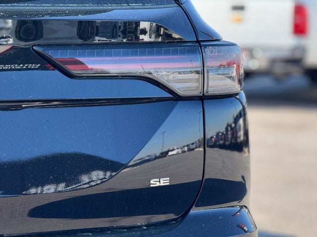 2026 Mitsubishi Outlander Base