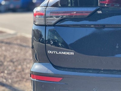 2026 Mitsubishi Outlander Base