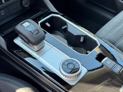 2026 Mitsubishi Outlander Base