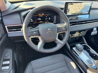 2026 Mitsubishi Outlander Base