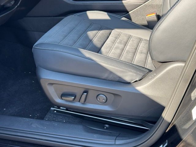 2026 Mitsubishi Outlander Base