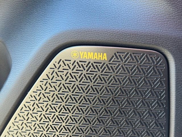 2026 Mitsubishi Outlander Base