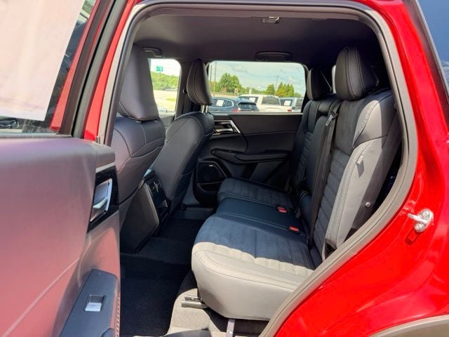 2026 Mitsubishi Outlander LE