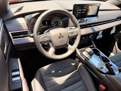2026 Mitsubishi Outlander LE