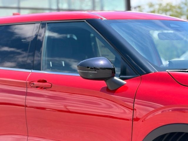 2026 Mitsubishi Outlander LE