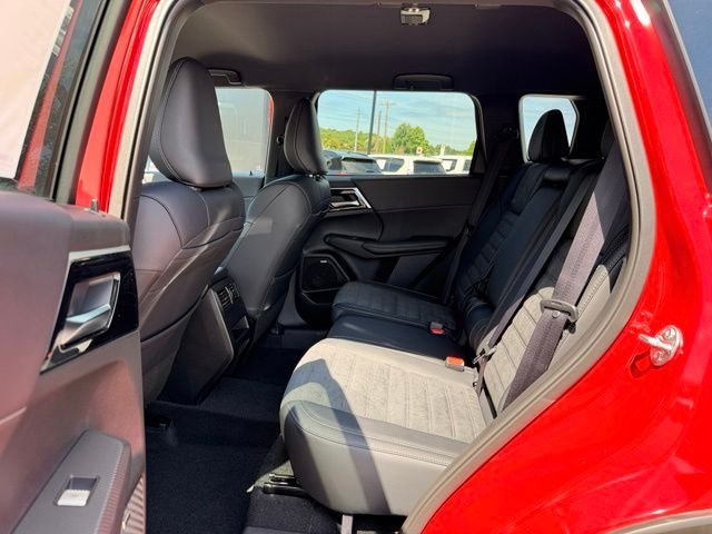 2026 Mitsubishi Outlander LE