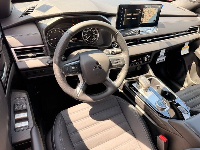 2026 Mitsubishi Outlander LE