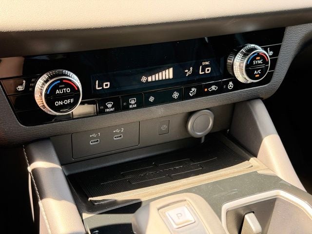 2026 Mitsubishi Outlander LE