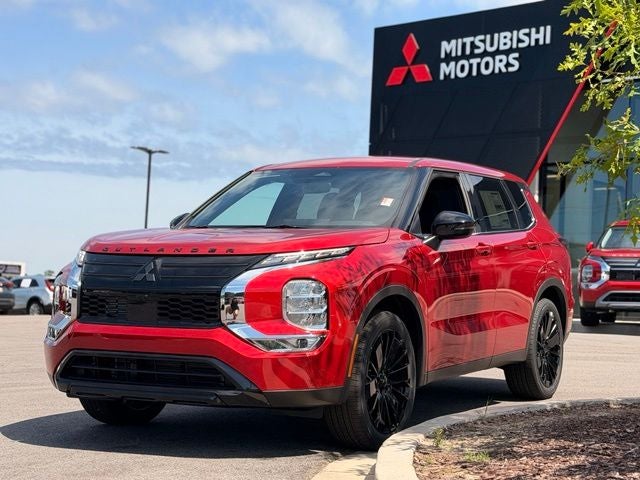 2026 Mitsubishi Outlander LE