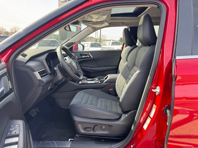 2026 Mitsubishi Outlander Base