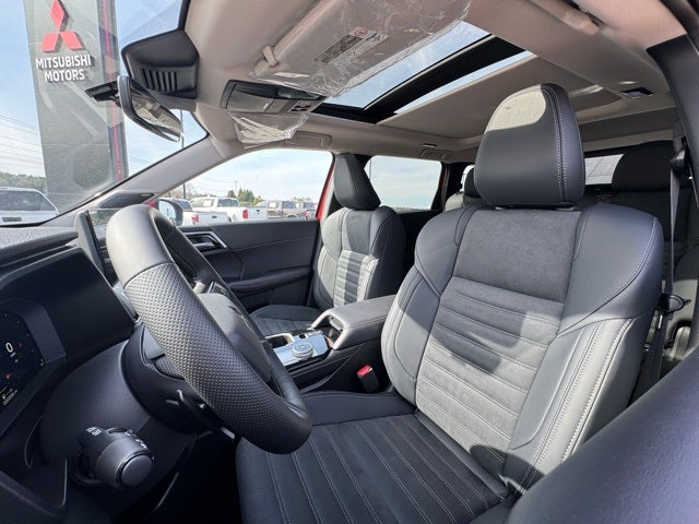 2026 Mitsubishi Outlander Base