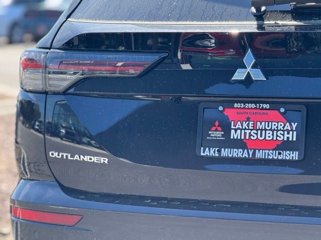 2026 Mitsubishi Outlander Base