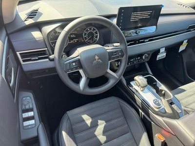 2026 Mitsubishi Outlander Base