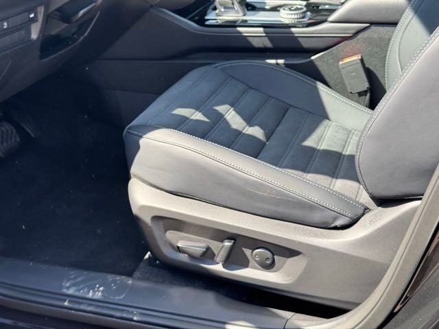 2026 Mitsubishi Outlander Base