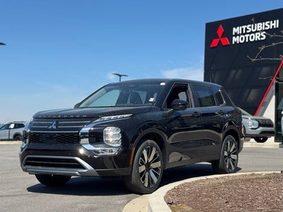 2026 Mitsubishi Outlander Base