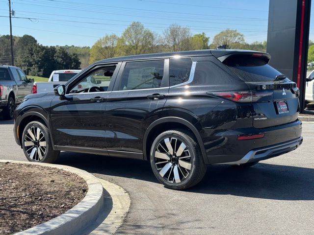 2026 Mitsubishi Outlander Base