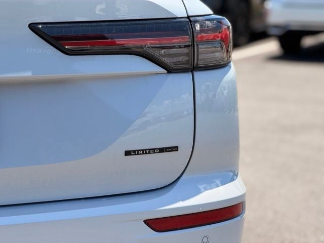 2026 Mitsubishi Outlander LE