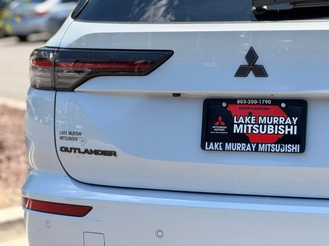 2026 Mitsubishi Outlander LE