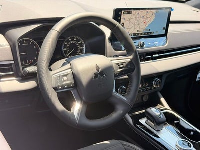 2026 Mitsubishi Outlander LE