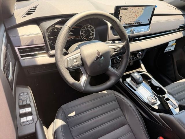 2026 Mitsubishi Outlander LE