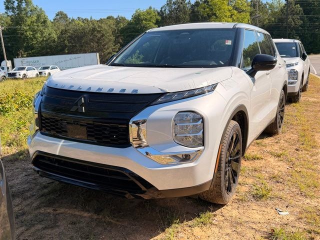 2026 Mitsubishi Outlander Base