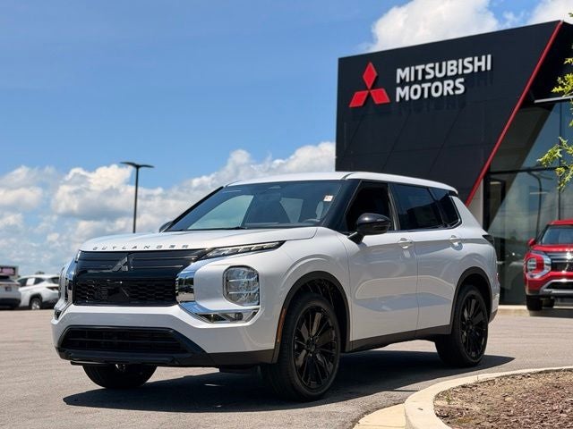 2026 Mitsubishi Outlander LE