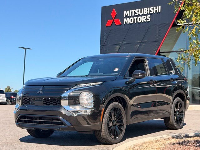 2026 Mitsubishi Outlander LE