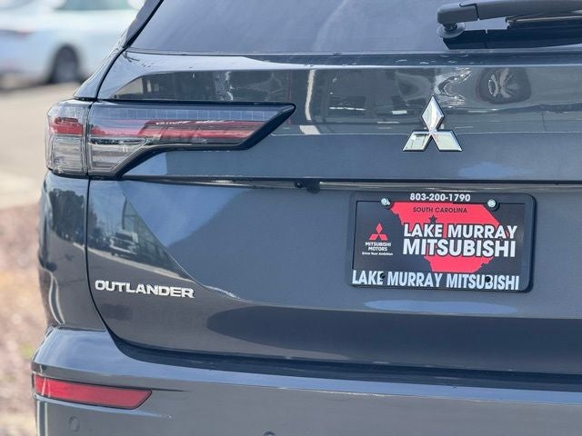 2026 Mitsubishi Outlander Base