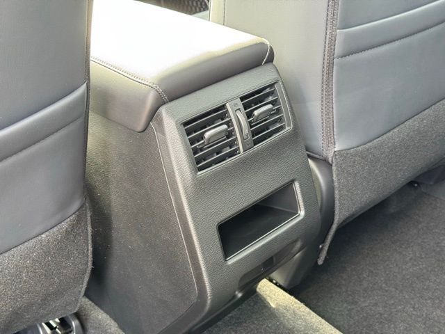 2026 Mitsubishi Outlander Base