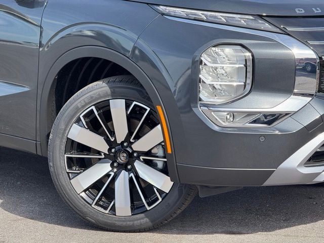 2026 Mitsubishi Outlander Base