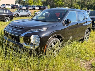 2026 Mitsubishi Outlander Base