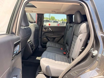 2026 Mitsubishi Outlander SE