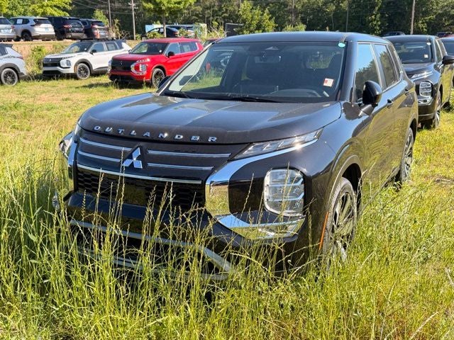 2026 Mitsubishi Outlander Base