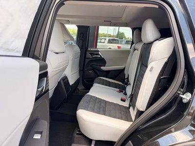 2026 Mitsubishi Outlander SE