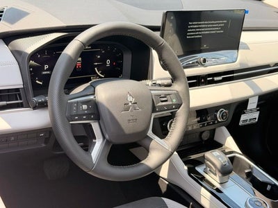 2026 Mitsubishi Outlander SE