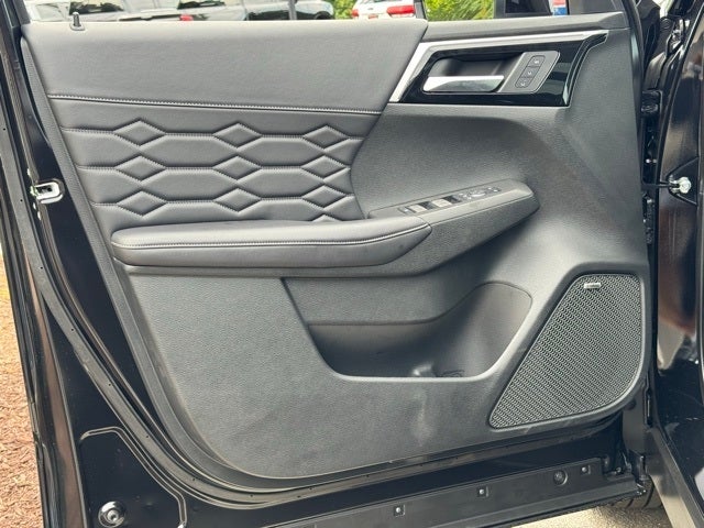 2025 Mitsubishi Outlander SEL