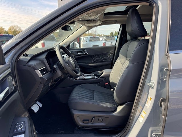 2025 Mitsubishi Outlander SEL