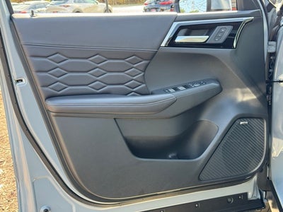 2025 Mitsubishi Outlander SEL